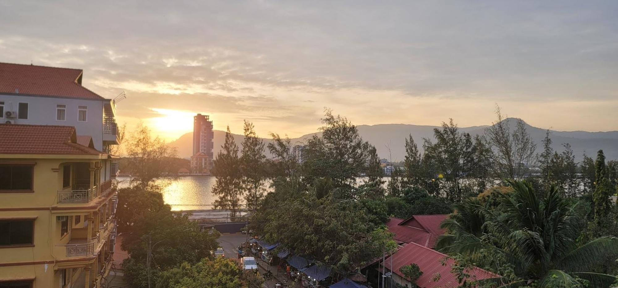Park Inn Boutique And Hostel 캄폿 외부 사진