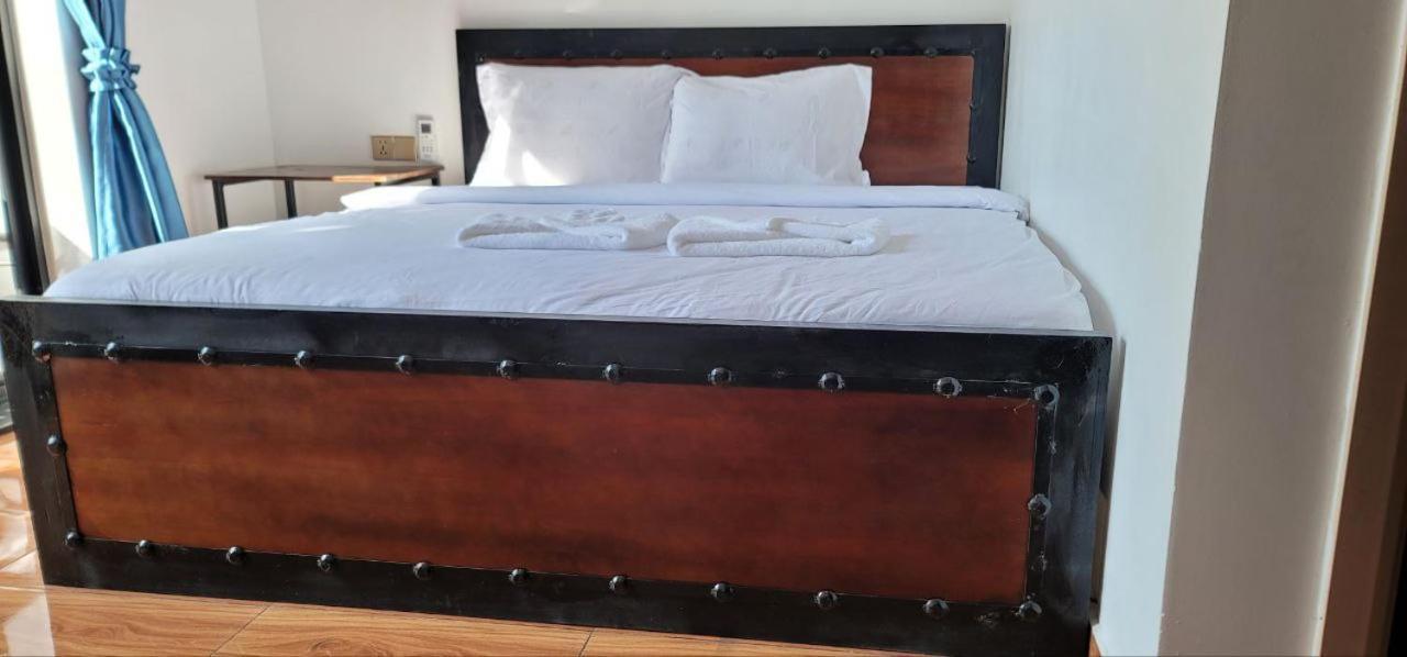 Park Inn Boutique And Hostel 캄폿 외부 사진